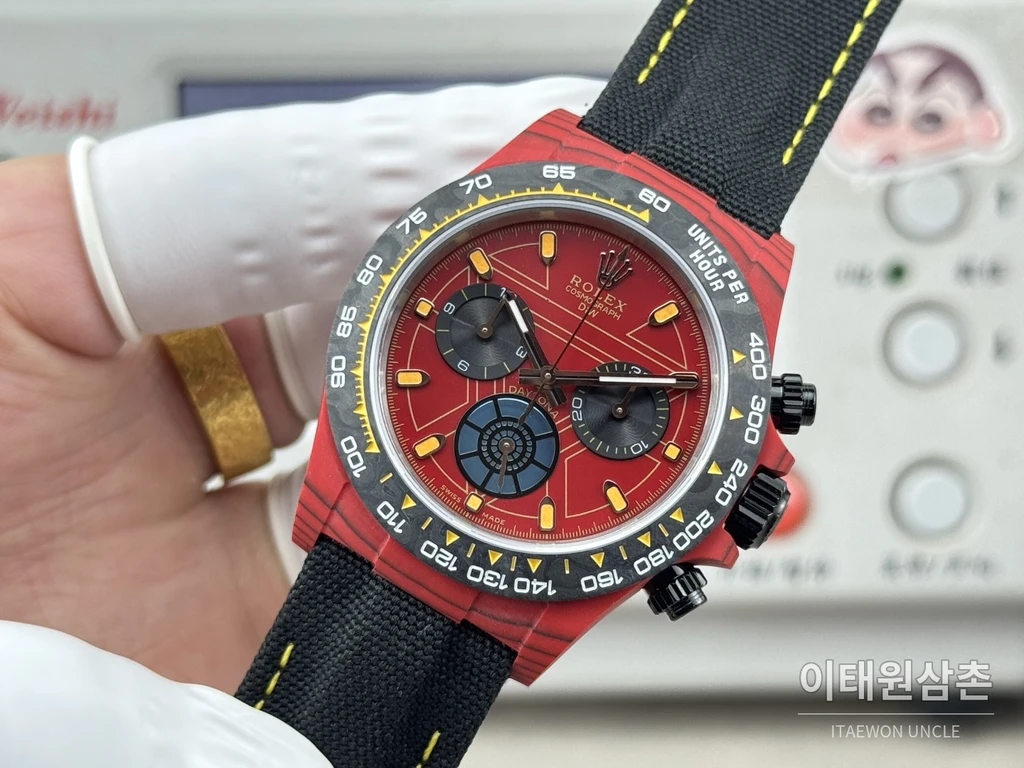 롤렉스 코스모그래프 데이토나 카본파이버 레드 크로노그래프 40mm