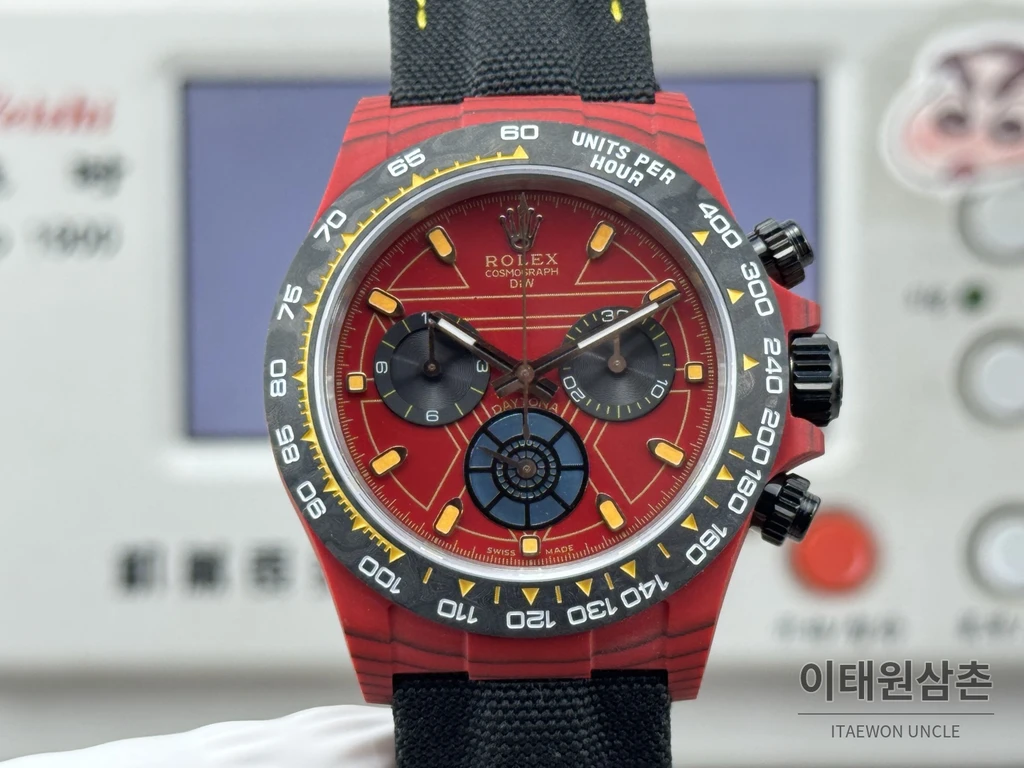 롤렉스 코스모그래프 데이토나 카본파이버 레드 크로노그래프 40mm