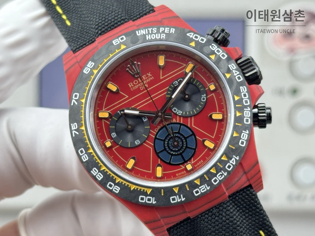 롤렉스 코스모그래프 데이토나 카본파이버 레드 크로노그래프 40mm