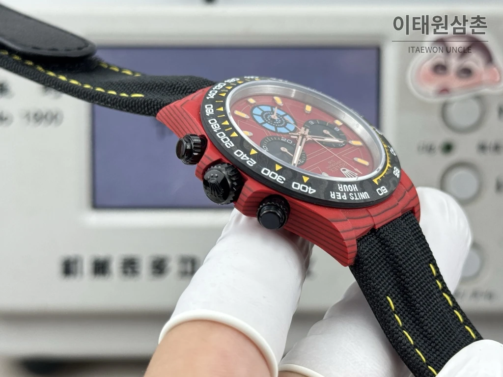 롤렉스 코스모그래프 데이토나 카본파이버 레드 크로노그래프 40mm