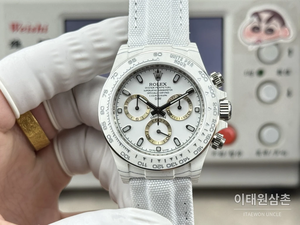 롤렉스 코스모그래프 데이토나 카본파이버 화이트 크로노그래프 40mm
