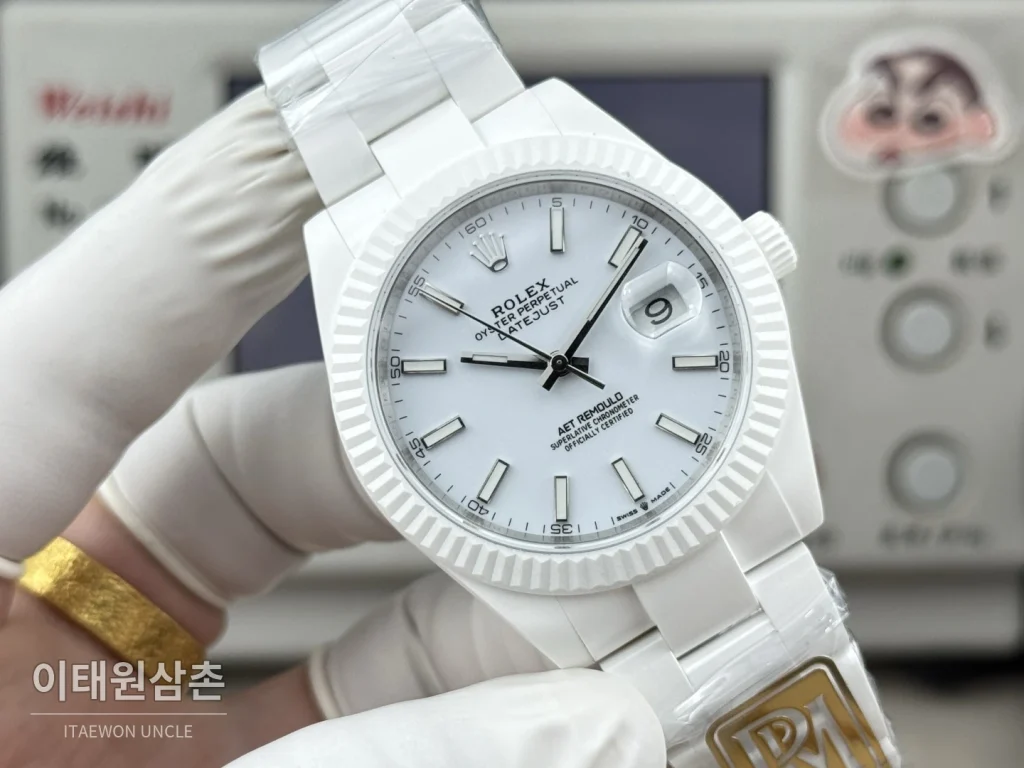 롤렉스 데이트저스트 화이트세라믹 선레이다이얼 오토매틱 41mm 세라믹 브레이슬릿