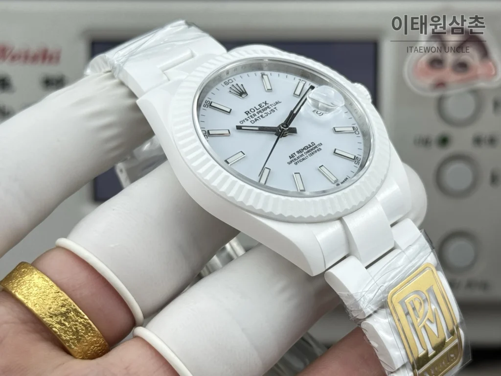 롤렉스 데이트저스트 화이트세라믹 선레이다이얼 오토매틱 41mm 세라믹 브레이슬릿