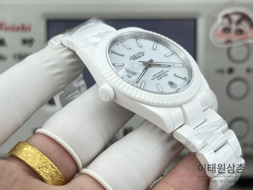 롤렉스 데이트저스트 화이트세라믹 선레이다이얼 오토매틱 41mm 세라믹 브레이슬릿
