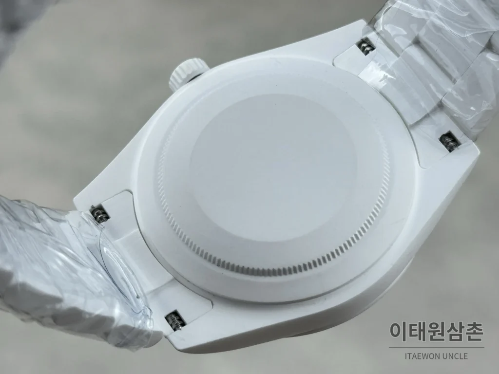 롤렉스 데이트저스트 화이트세라믹 선레이다이얼 오토매틱 41mm 세라믹 브레이슬릿
