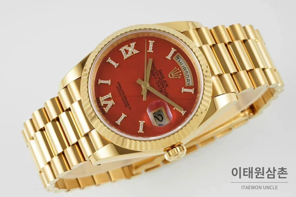 롤렉스 데이데이트36 천연원석 다이아베젤 프레지던트브레이슬릿 오토매틱 36mm 레드 다이얼 골드 케이스