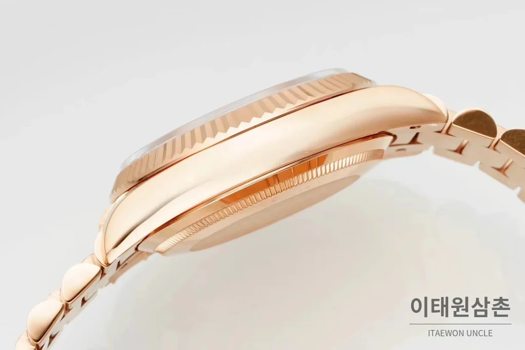 롤렉스 데이데이트36 천연원석 다이아베젤 프레지던트브레이슬릿 오토매틱 36mm 그린 다이얼 로즈골드 케이스