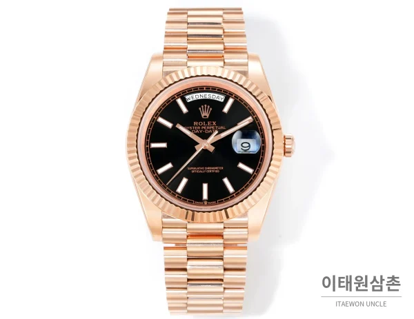 롤렉스 데이데이트 40 골드 프레지던트 브레이슬릿 오토매틱 40mm 블랙 다이얼 로즈골드 베젤 롤렉스 데이데이트 40 골드 프레지던트 브레이슬릿 오토매틱 40mm 블랙 다이얼 로즈골드 베젤