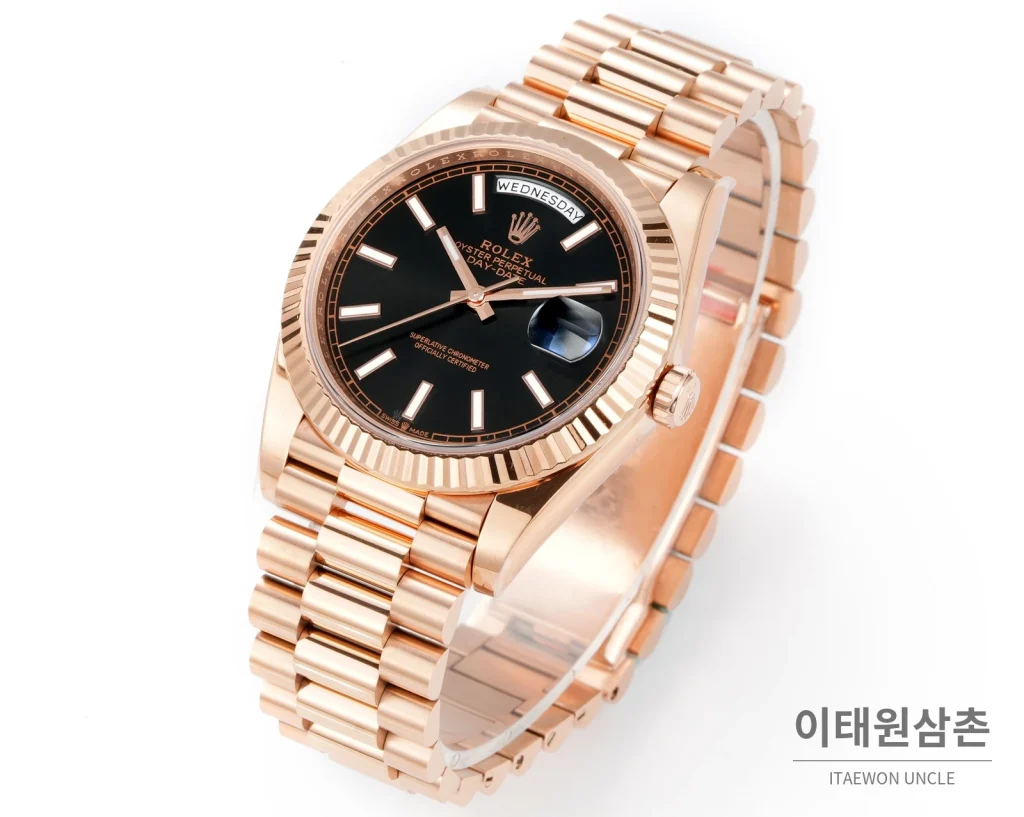 롤렉스 데이데이트 40 골드 프레지던트 브레이슬릿 오토매틱 40mm 블랙 다이얼 로즈골드 베젤