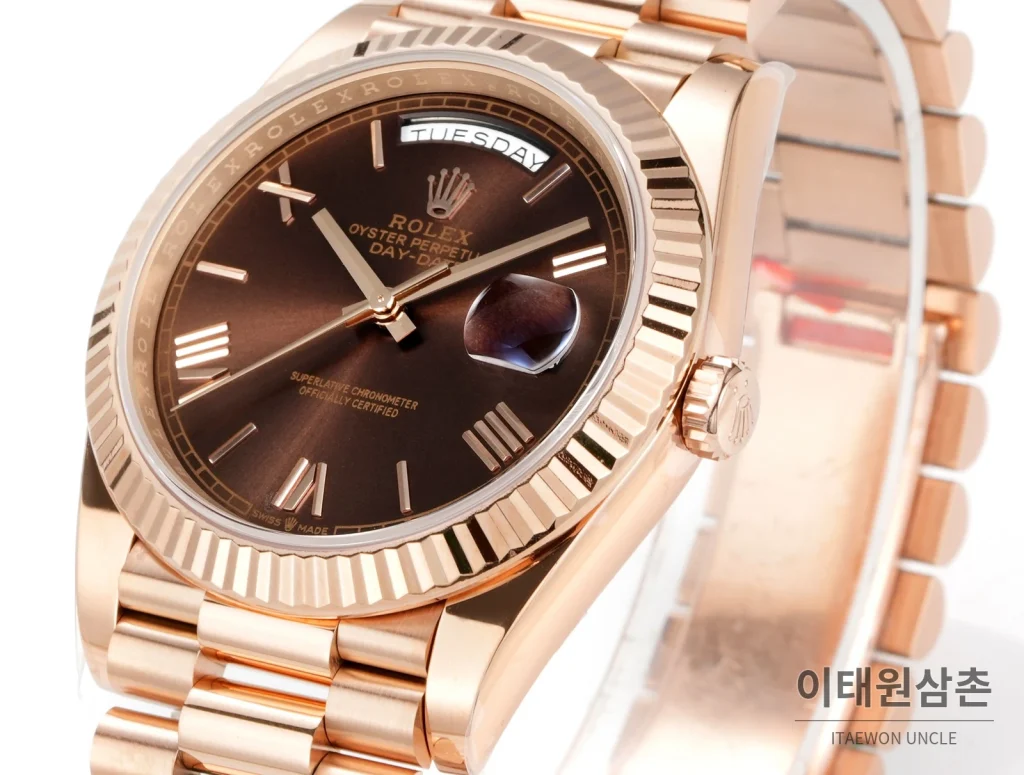 롤렉스 데이데이트 40 골드 프레지던트 브레이슬릿 오토매틱 40mm 브라운 다이얼