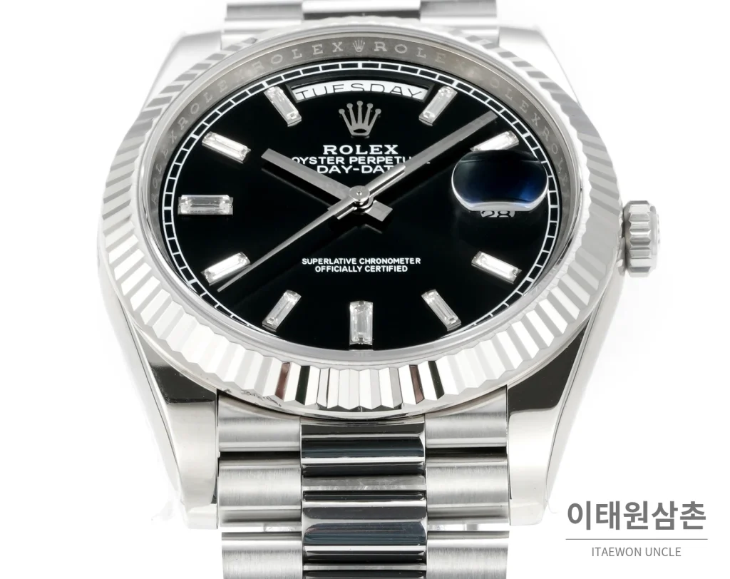 롤렉스 데이데이트 40 골드 프레지던트 브레이슬릿 오토매틱 40mm 블랙 다이얼