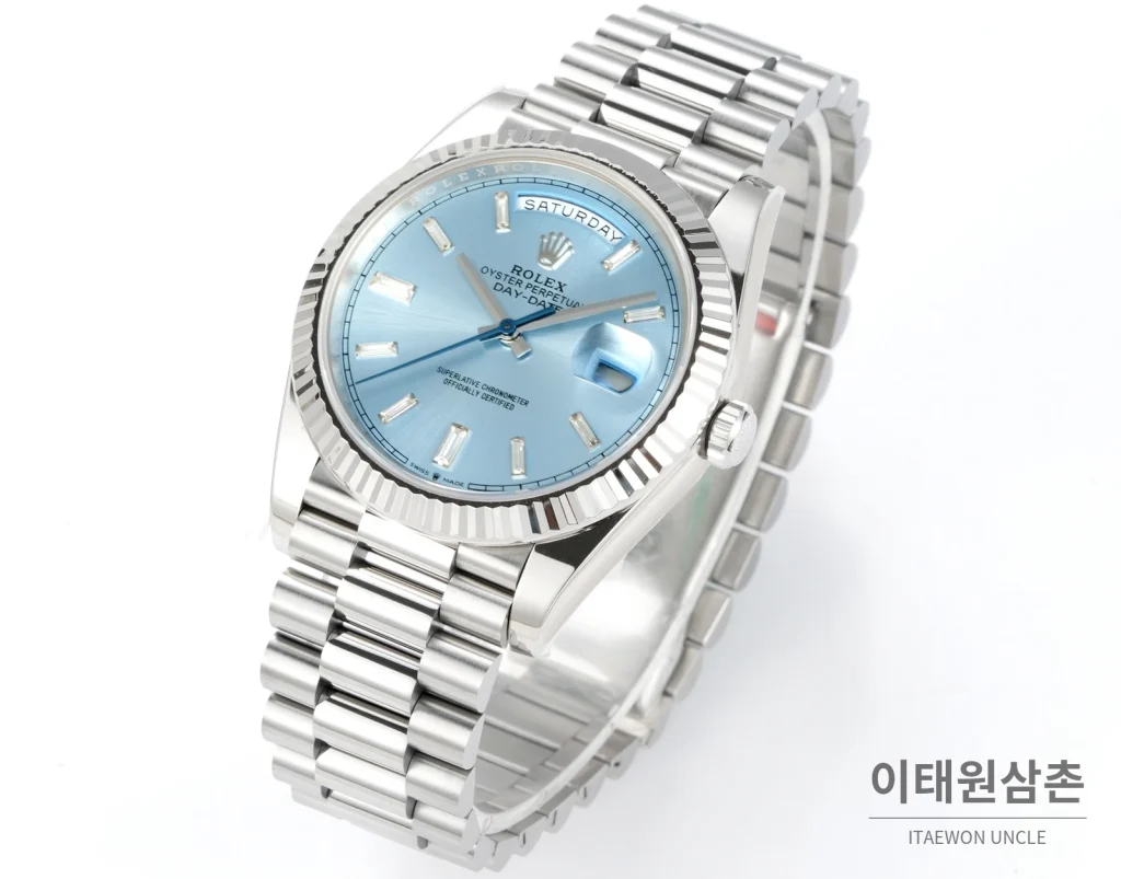 롤렉스 데이데이트 40 골드 프레지던트 브레이슬릿 오토매틱 40mm 아이스블루 다이얼 (2)