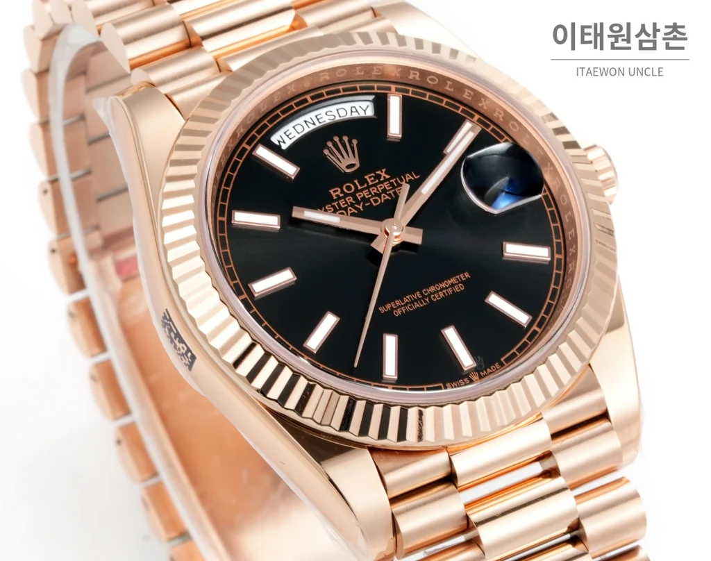 롤렉스 데이데이트 40 골드 프레지던트 브레이슬릿 오토매틱 40mm 블랙 다이얼 로즈골드 베젤