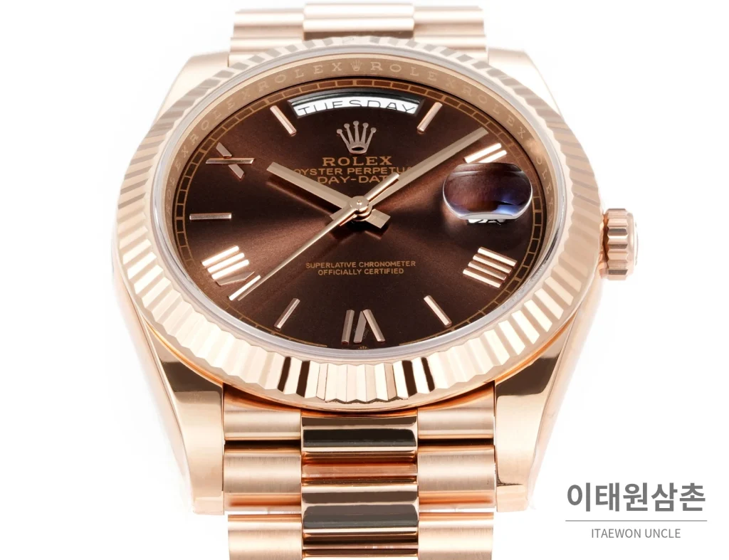 롤렉스 데이데이트 40 골드 프레지던트 브레이슬릿 오토매틱 40mm 브라운 다이얼