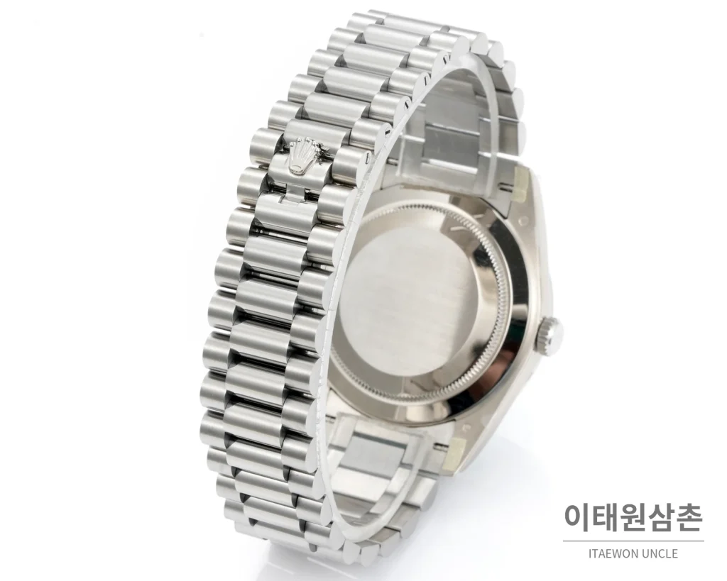 롤렉스 데이데이트 40 골드 프레지던트 브레이슬릿 오토매틱 40mm 블랙 다이얼