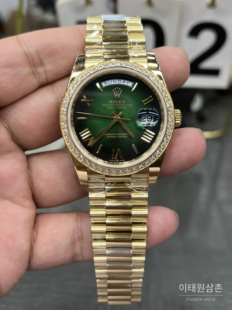 롤렉스 데이데이트 오토매틱 40mm 그린 다이얼 (2)