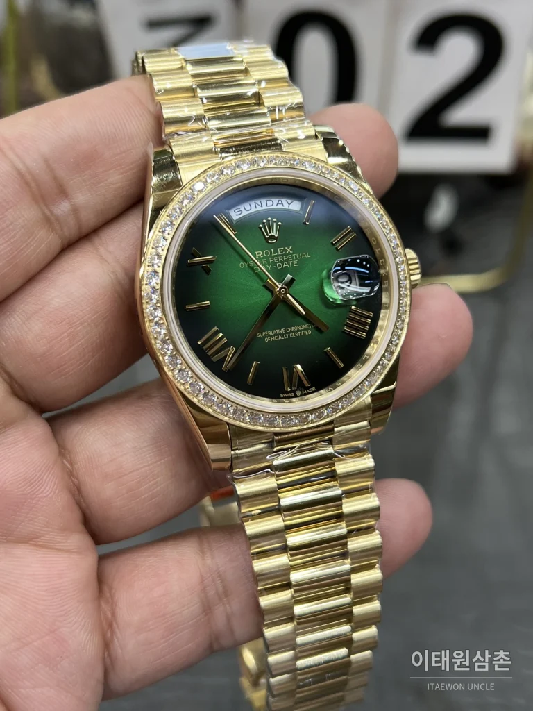 롤렉스 데이데이트 오토매틱 40mm 그린 다이얼 (2)
