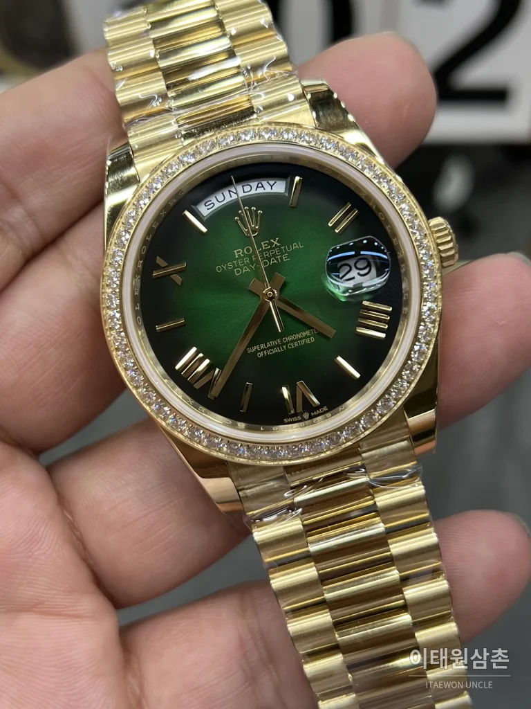롤렉스 데이데이트 오토매틱 40mm 그린 다이얼 (2)