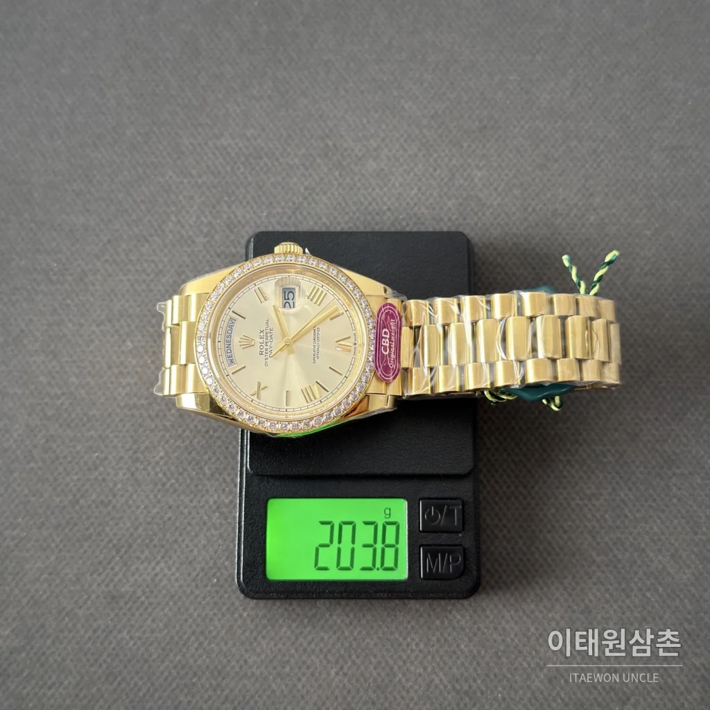 롤렉스 데이데이트 샴페인 로만다이얼 라운드다이아 베젤 오토매틱