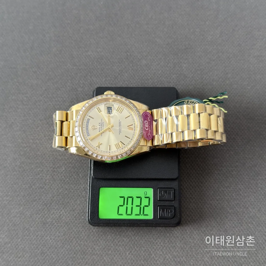 롤렉스 데이데이트 샴페인 로만다이얼 스퀘어다이아 베젤 오토매틱