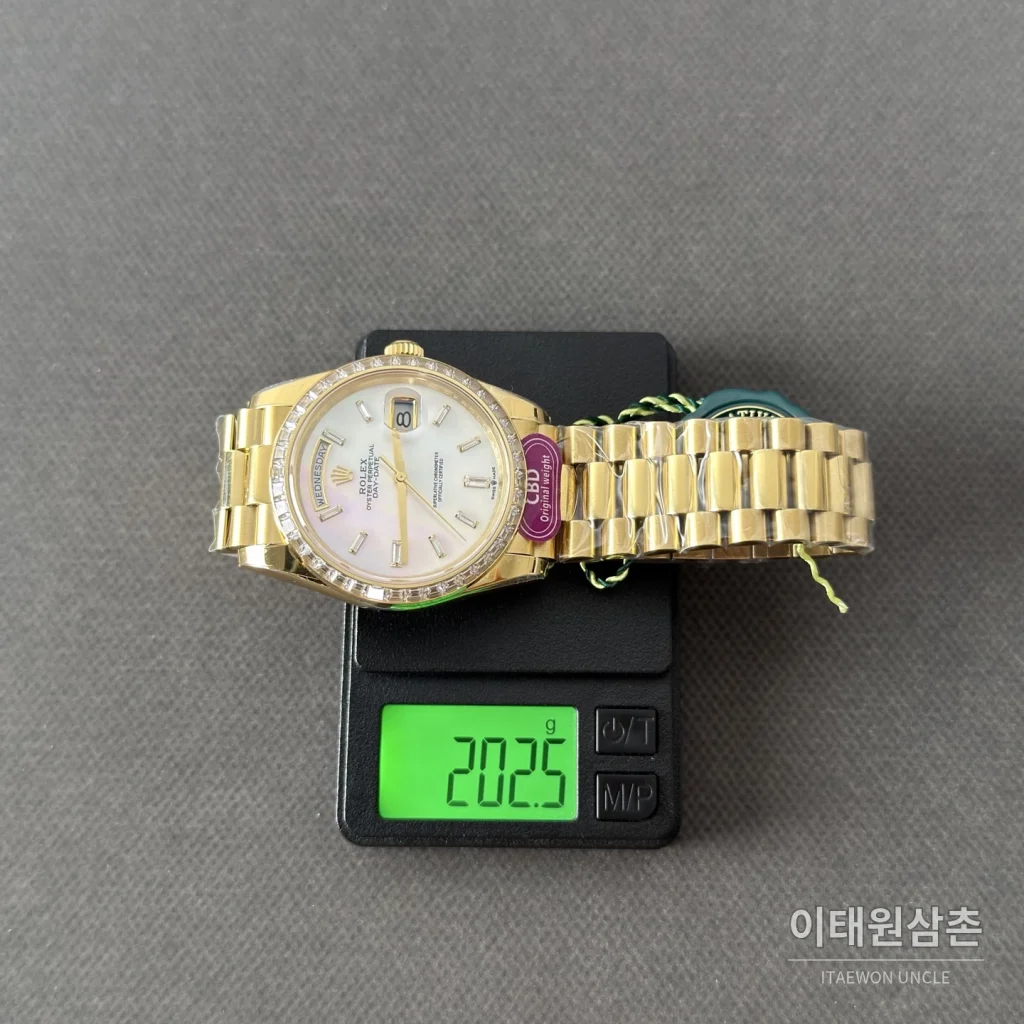 롤렉스 데이데이트 자개 바게트다이얼 스퀘어다이아 베젤 오토매틱