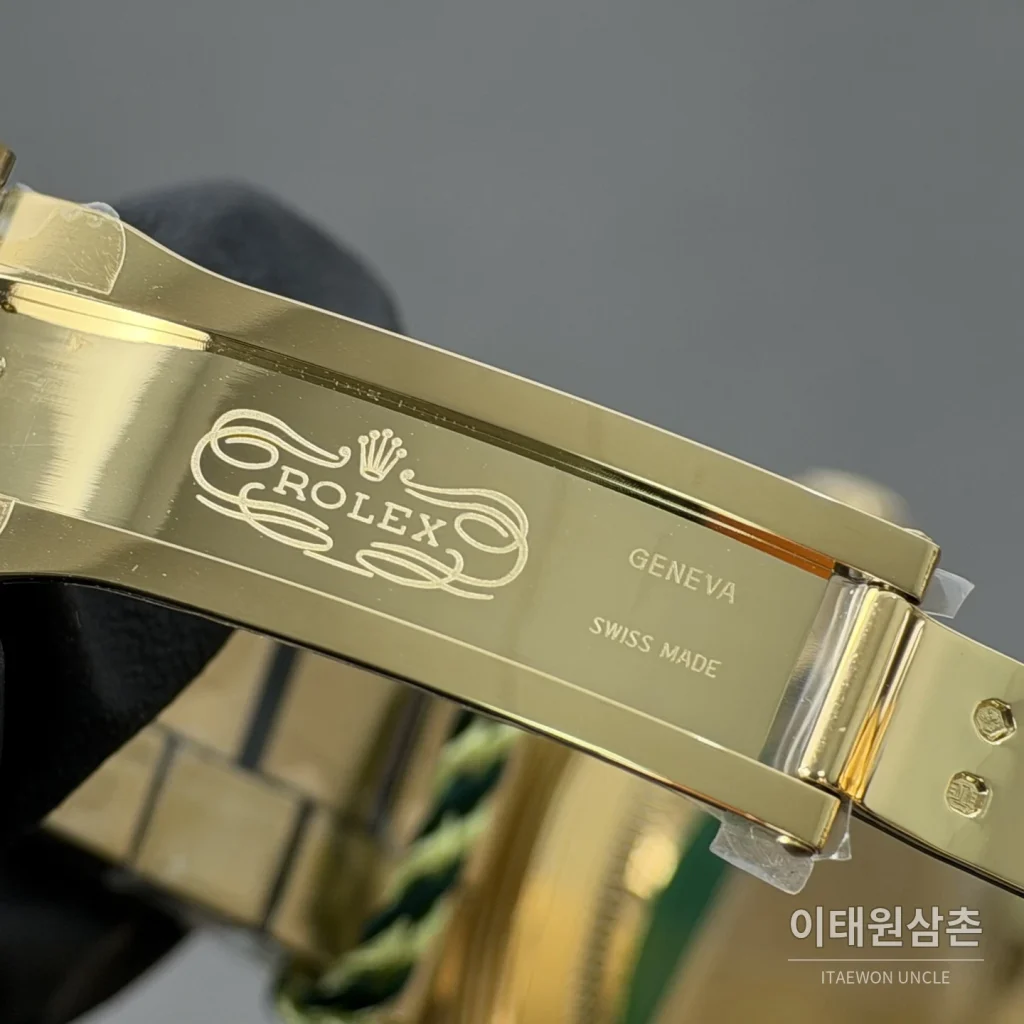 롤렉스 데이데이트 화이트 로만다이얼 라운드다이아 베젤 오토매틱