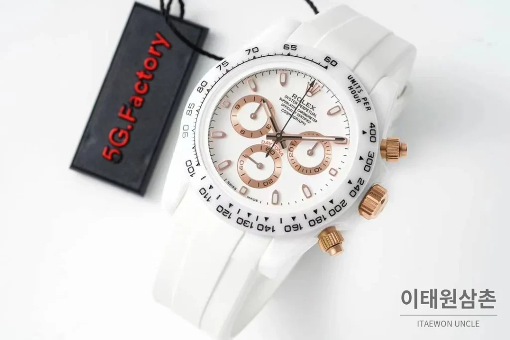 롤렉스 데이토나 AET 커스텀 블랙 화이트 세라믹 크로노그래프 오토매틱 40mm 블랙 / 화이트 화이트 러버 스트랩