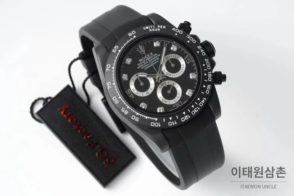 롤렉스 데이토나 AET 커스텀 블랙 화이트 세라믹 크로노그래프 오토매틱 40mm 블랙 / 화이트 블랙 러버 스트랩