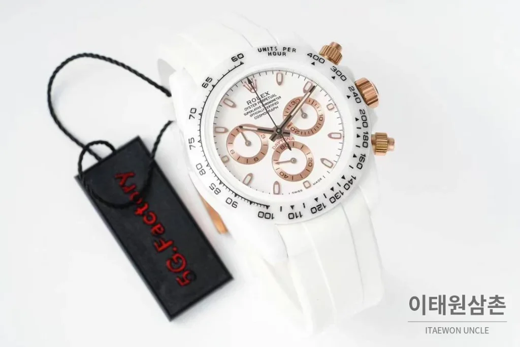 롤렉스 데이토나 AET 커스텀 블랙 화이트 세라믹 크로노그래프 오토매틱 40mm 블랙 / 화이트 화이트 러버 스트랩