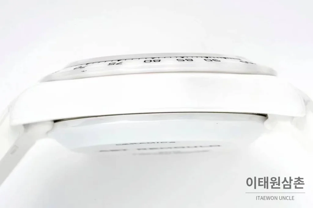 롤렉스 데이토나 AET 커스텀 블랙 화이트 세라믹 크로노그래프 오토매틱 40mm 블랙 / 화이트 화이트 러버 스트랩