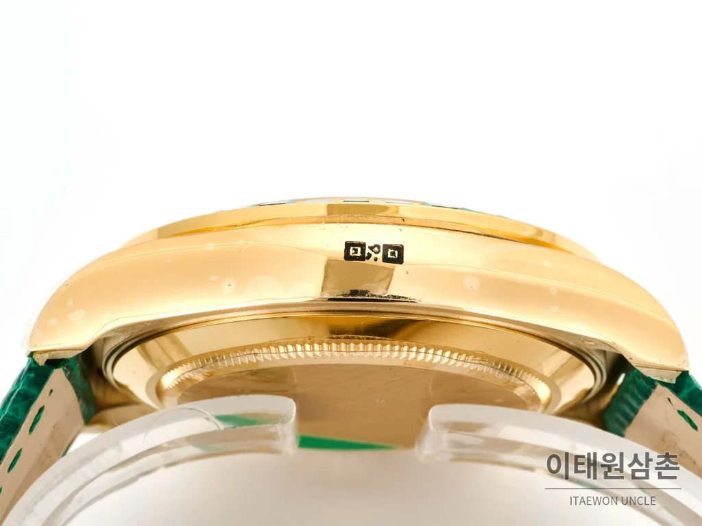 롤렉스 데이토나 크로노그래프 오토매틱 40mm 레인보우