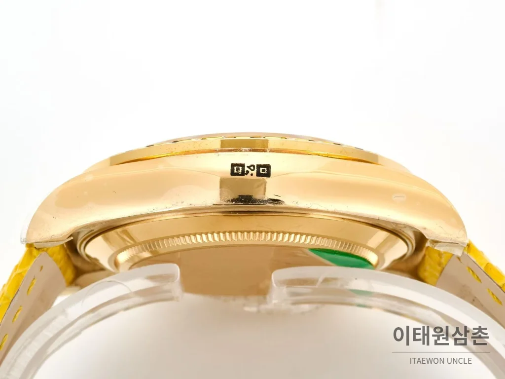 롤렉스 데이토나 비치데이토나 자개다이얼 크로노그래프 오토매틱 40mm 멀티 컬러 옐로우 가죽 스트랩