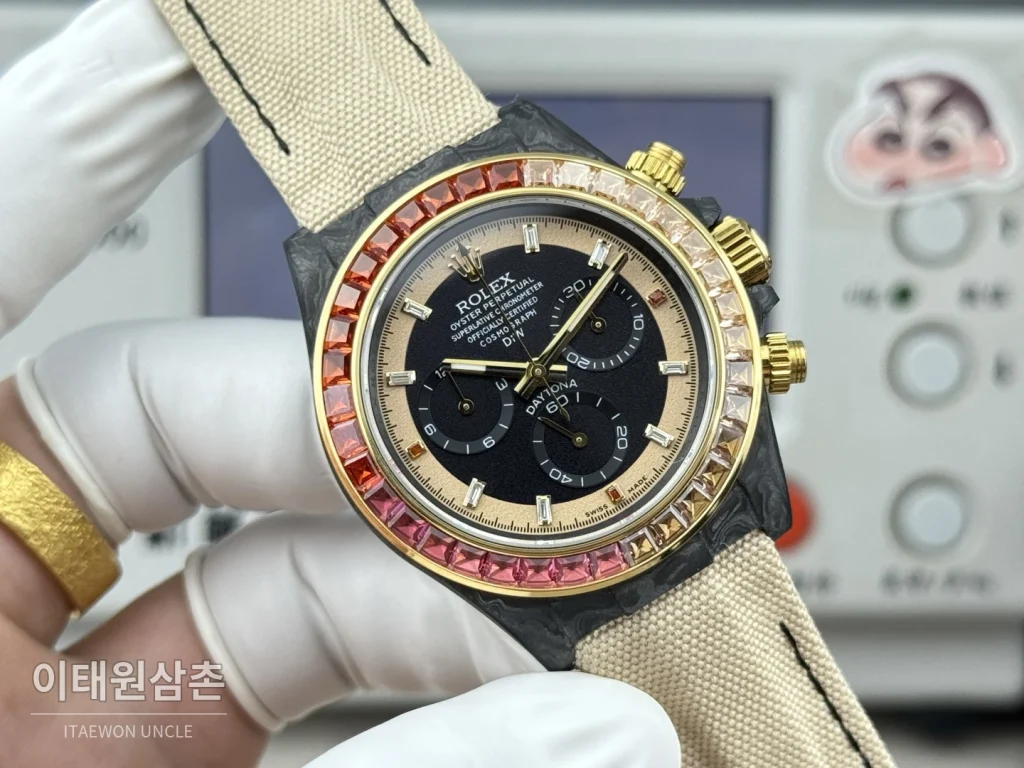 롤렉스 데이토나 카본파이버 블랙다이얼 크로노그래프 오토매틱 40mm 샴페인 나일론 스트랩