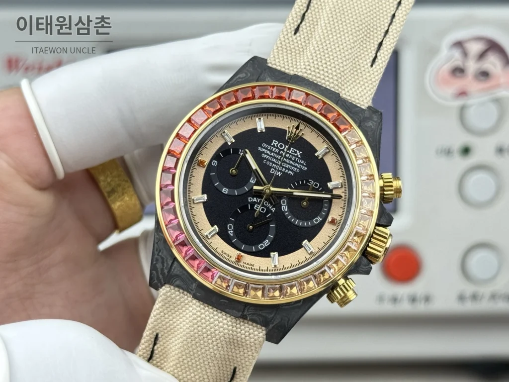 롤렉스 데이토나 카본파이버 블랙다이얼 크로노그래프 오토매틱 40mm 샴페인 나일론 스트랩