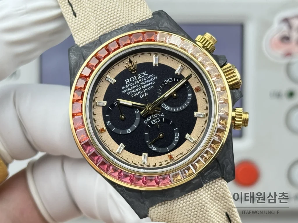 롤렉스 데이토나 카본파이버 블랙다이얼 크로노그래프 오토매틱 40mm 샴페인 나일론 스트랩