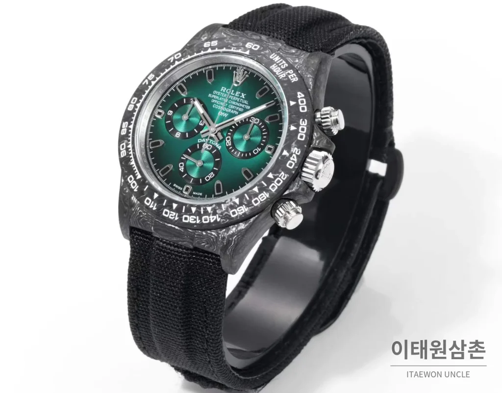 롤렉스 데이토나 크로노그래프 오토매틱 40mm 그린 다이얼 블랙 나일론 스트랩 블랙 베젤 카본 케이스