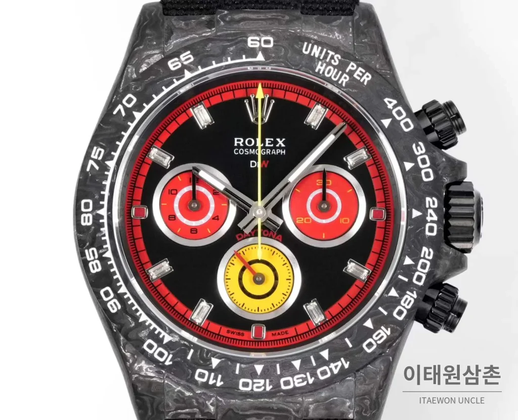 롤렉스 데이토나 크로노그래프 오토매틱 40mm 블랙 다이얼 블랙 나일론 스트랩 블랙 베젤 카본 케이스