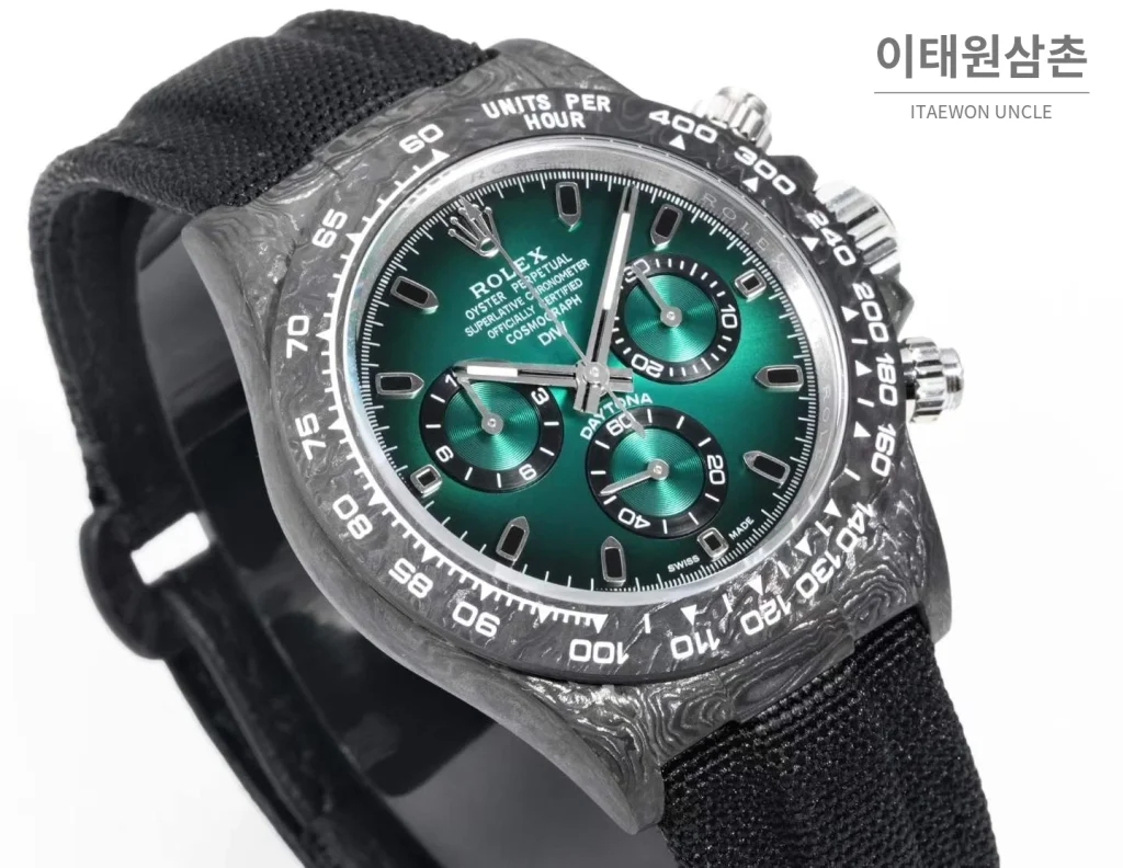 롤렉스 데이토나 크로노그래프 오토매틱 40mm 그린 다이얼 블랙 나일론 스트랩 블랙 베젤 카본 케이스
