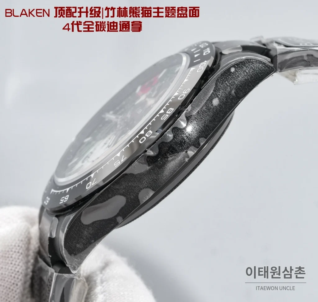 롤렉스 데이토나 크로노그래프 오토매틱 40mm 멀티컬러 다이얼 세라믹 브레이슬릿 실버 베젤 카본 케이스
