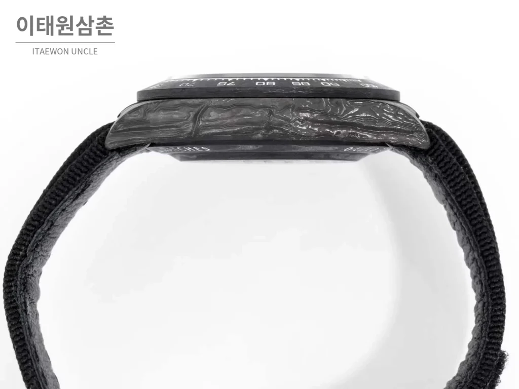 롤렉스 데이토나 크로노그래프 오토매틱 40mm 블랙 다이얼 블랙 나일론 스트랩 그레이 베젤 카본 케이스