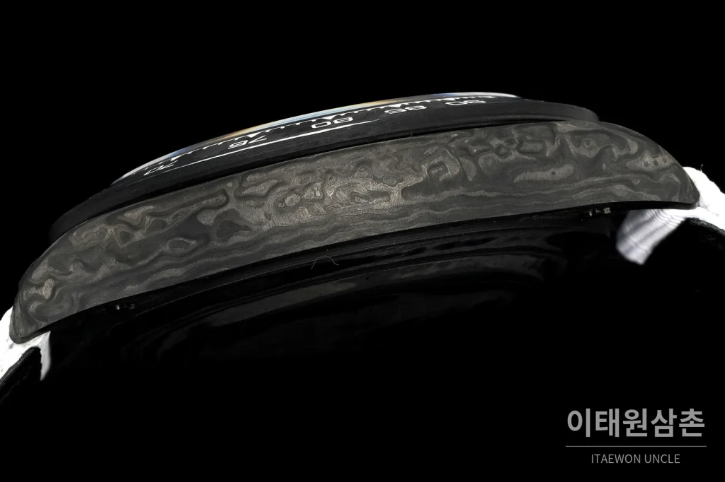 롤렉스 데이토나 크로노그래프 오토매틱 40mm 화이트 다이얼 화이트 나일론 스트랩 블랙 베젤 카본 케이스 (3)