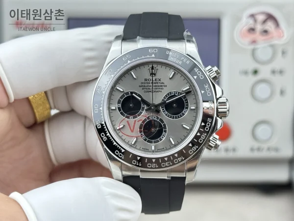 롤렉스 데이토나 실버베젤 샴페인그레이크로노그래프 오토매틱 40mm 롤렉스 데이토나 실버베젤 샴페인그레이크로노그래프 오토매틱 40mm