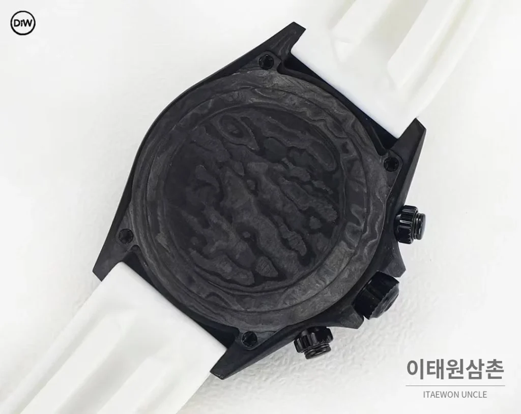 롤렉스 DIW 카본 레인보우베젤 데이토나 크로노그래프 블랙 다이얼 화이트 러버 스트랩