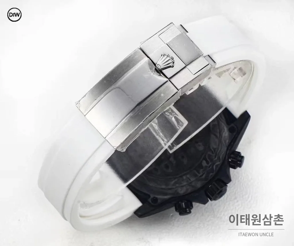 롤렉스 DIW 카본 레인보우베젤 데이토나 크로노그래프 블랙 다이얼 화이트 러버 스트랩