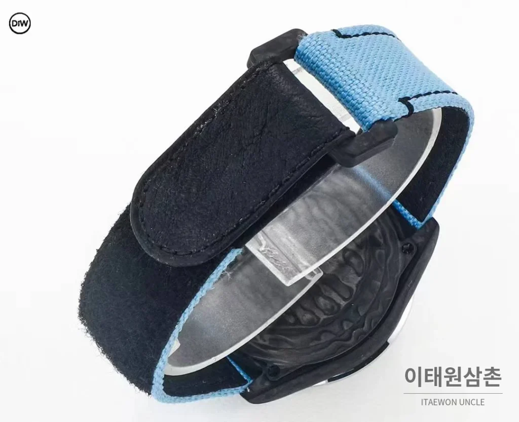 롤렉스 DIW 카본 레인보우베젤 데이토나 크로노그래프 블랙 다이얼 아이스블루 나일론 스트랩