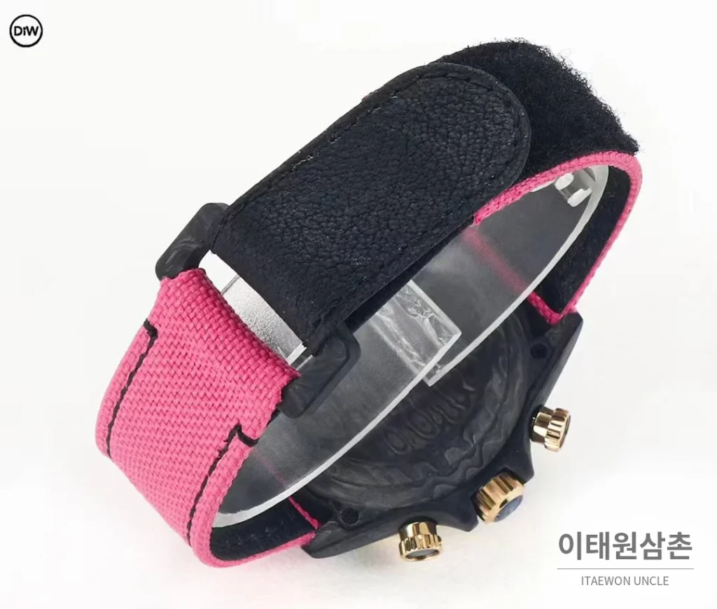 롤렉스 DIW 카본 레인보우베젤 데이토나 크로노그래프 핑크 다이얼 핑크 나일론 스트랩