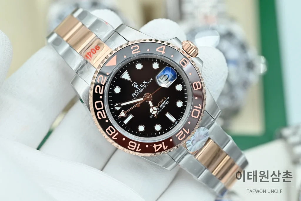 롤렉스 GMT마스터 II 오토매틱 40mm 블랙 다이얼 투톤 브레이슬릿 버건디 베젤