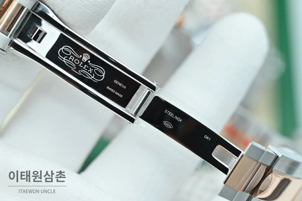 롤렉스 GMT마스터 II 오토매틱 40mm 블랙 다이얼 투톤 브레이슬릿 버건디 베젤