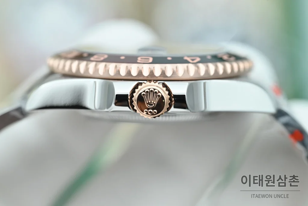 롤렉스 GMT마스터 II 오토매틱 40mm 블랙 다이얼 투톤 브레이슬릿 버건디 베젤