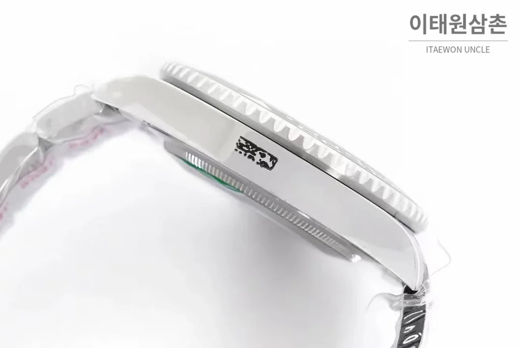롤렉스 GMT 마스터 II 레프트핸드 스프라이트 그린 블랙 베젤 오토매틱 40mm 블랙 / 그린